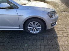 Volkswagen Golf - 1.0 TSI Trendline