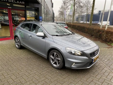 Volvo V40 - 2.0 D2 R-Design Business - 1