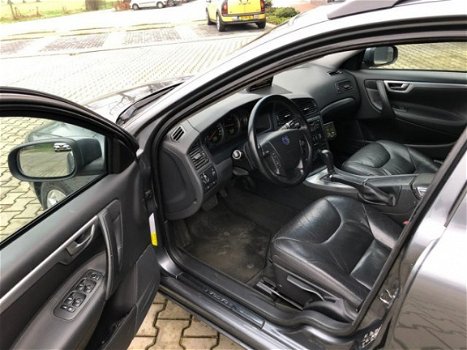 Volvo V70 - D5 EDITION AUTOMAAT / LEER / NAVI / XENON - 1