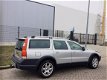 Volvo XC70 - 2.5 T Momentum | Leder | Xenon | Navigatie | Trekhaak - 1 - Thumbnail