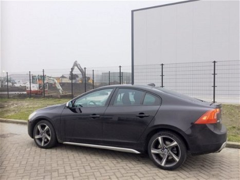 Volvo S60 - 3.0 T6 AWD R-design | Automaat | Navi | 6 Cilinder |18 INCH - 1