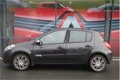 Renault Clio - 1.2 TCe 20th Anniversary CLIMAAT CONTROL /NAVIGATIE /CRUISE /SPORTVELGEN / - 1 - Thumbnail