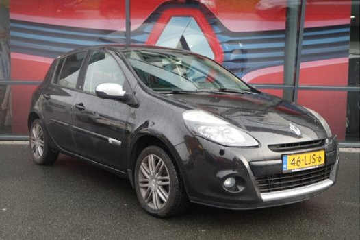 Renault Clio - 1.2 TCe 20th Anniversary CLIMAAT CONTROL /NAVIGATIE /CRUISE /SPORTVELGEN / - 1