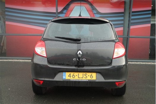 Renault Clio - 1.2 TCe 20th Anniversary CLIMAAT CONTROL /NAVIGATIE /CRUISE /SPORTVELGEN / - 1