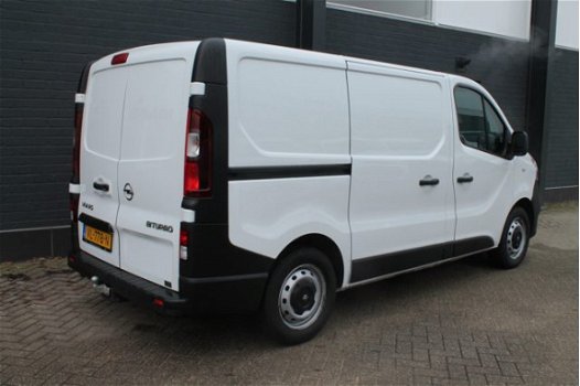 Opel Vivaro - 1.6 CDTI 120PK - Airco - Cruise - PDC - € 9.950, - Ex - 1