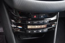 Peugeot 2008 - 1.2 PureTech 110pk S&S AUTOMAAT ALLURE / CLIMATE CONTROLE/PARKEERCAMERA