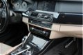 BMW 5-serie Touring - 523i High Executive F1 + Leer + Auto + Chrome + Xenon + Grote Navi - 1 - Thumbnail