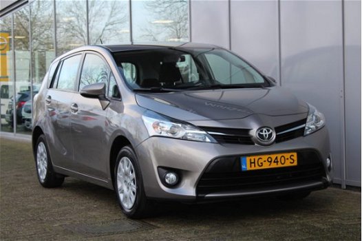 Toyota Verso - 1.6 VVT-I COMFORT | RIJKLAARPRIJS | Airco / Cruise / Trekhaak - 1