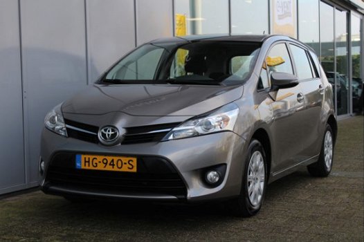 Toyota Verso - 1.6 VVT-I COMFORT | RIJKLAARPRIJS | Airco / Cruise / Trekhaak - 1