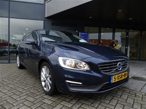 Volvo V60 - D2 Aut. Momentum BPC / Scandinavian / Schuifdak Oncall / Standkachel / Navi - 1