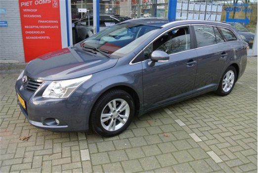 Toyota Avensis Wagon - 1.8 16V VVT-I Dynamic Navigatie - 1