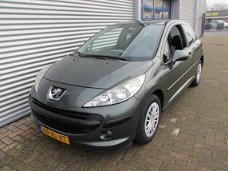 Peugeot 207 - 1.4-16V Color-line