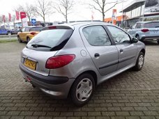 Peugeot 206 - 1.4 Gentry AIRCO 5deurs APK tot 23-01-2021