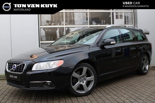 Volvo V70 - 2.0 T Automaat R-Edition / Trekhaak / Camera / Rear Seat Entertainment - 1