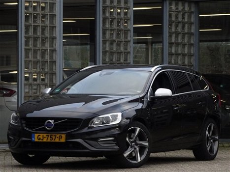 Volvo V60 - D6 PLUG-IN HYBRID R-DESIGN XENON NAVI TREKHAAK [EXCL BTW] - 1