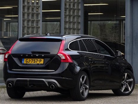 Volvo V60 - D6 PLUG-IN HYBRID R-DESIGN XENON NAVI TREKHAAK [EXCL BTW] - 1