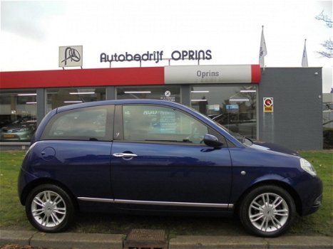 Lancia Y(psilon) - 1.4 Oro Nederlandse Auto met NAP - 1