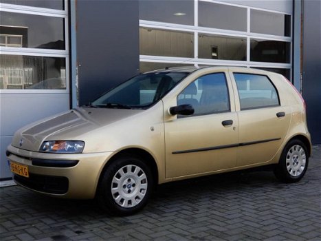 Fiat Punto - 1.2 5Deurs/ Stuurbekrachtiging/RadioCD - 1