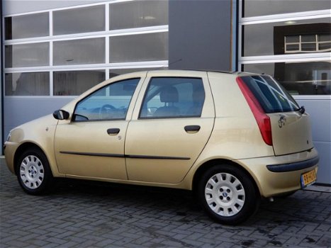 Fiat Punto - 1.2 5Deurs/ Stuurbekrachtiging/RadioCD - 1
