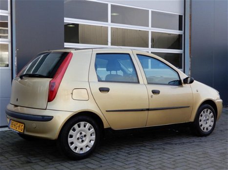 Fiat Punto - 1.2 5Deurs/ Stuurbekrachtiging/RadioCD - 1