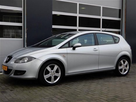 Seat Leon - 2.0 FSI Stylance Automaat/Clima/CruiseControl - 1