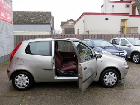 Fiat Punto - 1.2 ELX //.Stuurbekr , Met APK . // - 1