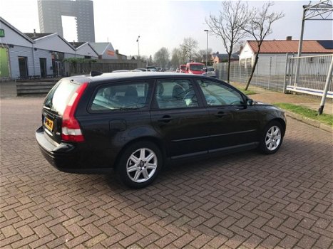 Volvo V50 - 2.0D Momentum - 1