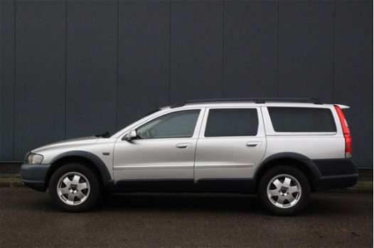 Volvo XC70 - 2.5 T Comfort Line Leer/Navi/Parkeersensor/Trekhaak afneembaar - 1