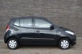 Hyundai i10 - 1.1 Active, Zwart, 5 deurs, nieuwe APK, nette auto en zeer zuinig - 1 - Thumbnail