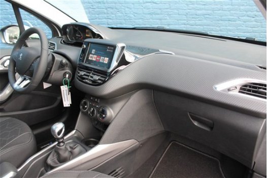 Peugeot 2008 - SUV 1.2 Puretech 130pk Blue Lion | Navigatie | Panoramadak | Parkeersensoren | - 1