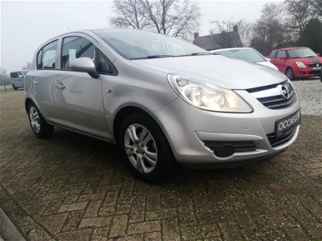 Opel Corsa - 5 deurs 1.2 16v EDITION cruise control airco LEUKE AUTO MET nwe apk + grote beurt - 1