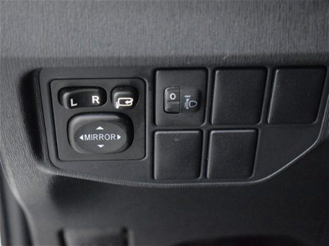 Toyota Prius - 1.8 Business | Half leder | Navigatie | Origineel NL - 1
