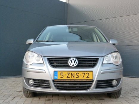 Volkswagen Polo - 1.4-16V Comfortline 5 Deurs, Airco - 1