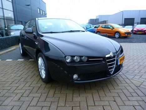 Alfa Romeo 159 - 1.9 JTS Progression Leer, Navi, NL Auto - 1