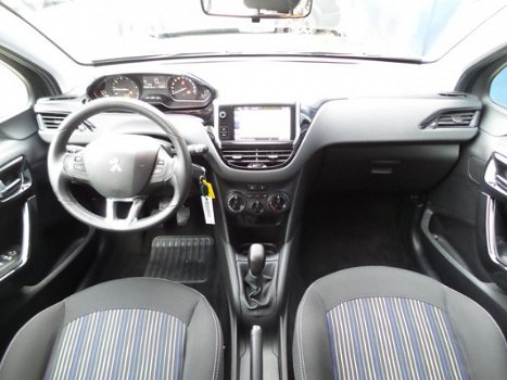 Peugeot 208 - 1.2 82pk 5D Urban Soul met Airco en Navigatie en Parkeerhulp - 1