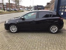 Peugeot 308 - 1.2 130pk Style | Panoramadak | Navigatie | Parkeersensoren | Lm velgen |