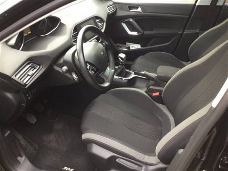 Peugeot 308 - 1.2 130pk Style | Panoramadak | Navigatie | Parkeersensoren | Lm velgen | - 1