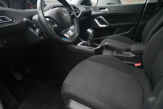 Peugeot 308 - 1.2 PureTech 82pk | NAVIGATIE | AFNEEMBARE TREKHAAK | CRUISE CONTROL | CLIMATE CONTROL - 1