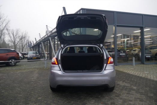 Peugeot 308 - 1.2 PureTech 82pk | NAVIGATIE | AFNEEMBARE TREKHAAK | CRUISE CONTROL | CLIMATE CONTROL - 1