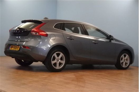 Volvo V40 - 1.5 T2 Momentum automaat panodak navi clima lmv - 1