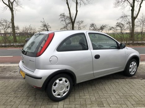 Opel Corsa - 1.2-16V Rhythm Slechts 30 DKM - 1