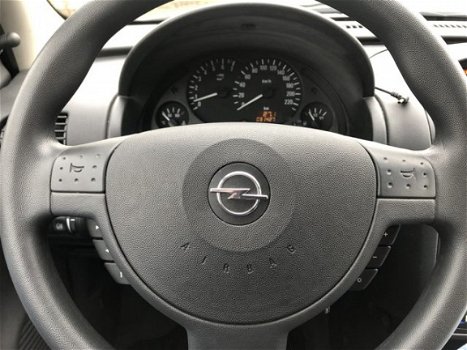 Opel Corsa - 1.2-16V Rhythm Slechts 30 DKM - 1