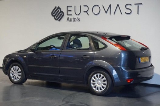 Ford Focus - 1.6-16V Champion Airco/Cruise/5Deurs/Nieuw Apk - 1