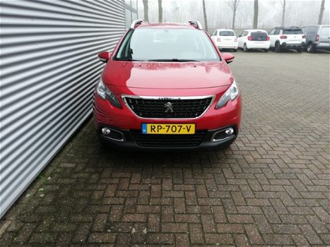 Peugeot 2008 - 1.2 PureTech 110pk Blue Lion/ Navi / Trekhaak/ RUESINK OUTLETPRIJS - 1