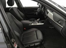 BMW 3-serie - 320d High Executive Automaat Facelift/Schuifdak/Sport-Leer/Groot-Navi/Full-Led/Nieuwst