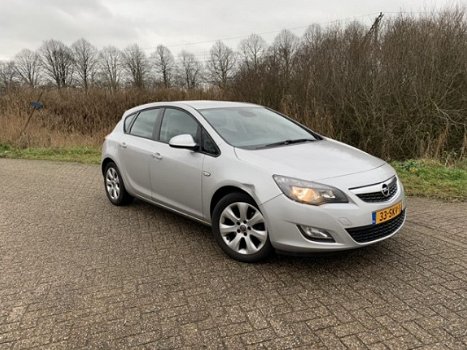 Opel Astra - 1.7 CDTi S/S Edition Navigatie / parkeersensoren. Zeer scherpe prijs - 1