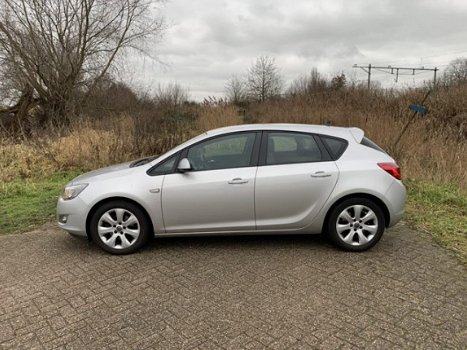 Opel Astra - 1.7 CDTi S/S Edition Navigatie / parkeersensoren. Zeer scherpe prijs - 1