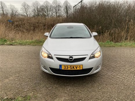 Opel Astra - 1.7 CDTi S/S Edition Navigatie / parkeersensoren. Zeer scherpe prijs - 1