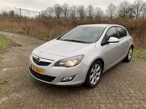 Opel Astra - 1.7 CDTi S/S Edition Navigatie / parkeersensoren. Zeer scherpe prijs - 1