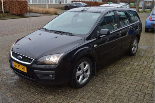 Ford Focus Wagon - 1.6-16V Futura | Cruise Control | Voorruit/stoelverwarming | Dealer Onderhouden | - 1